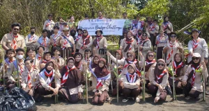 Dukung SDGs, Troop Sultan Agung Pramuka Ticket to Life SLBN 2 Bantul Tanam Mangrove di Pantai Baros